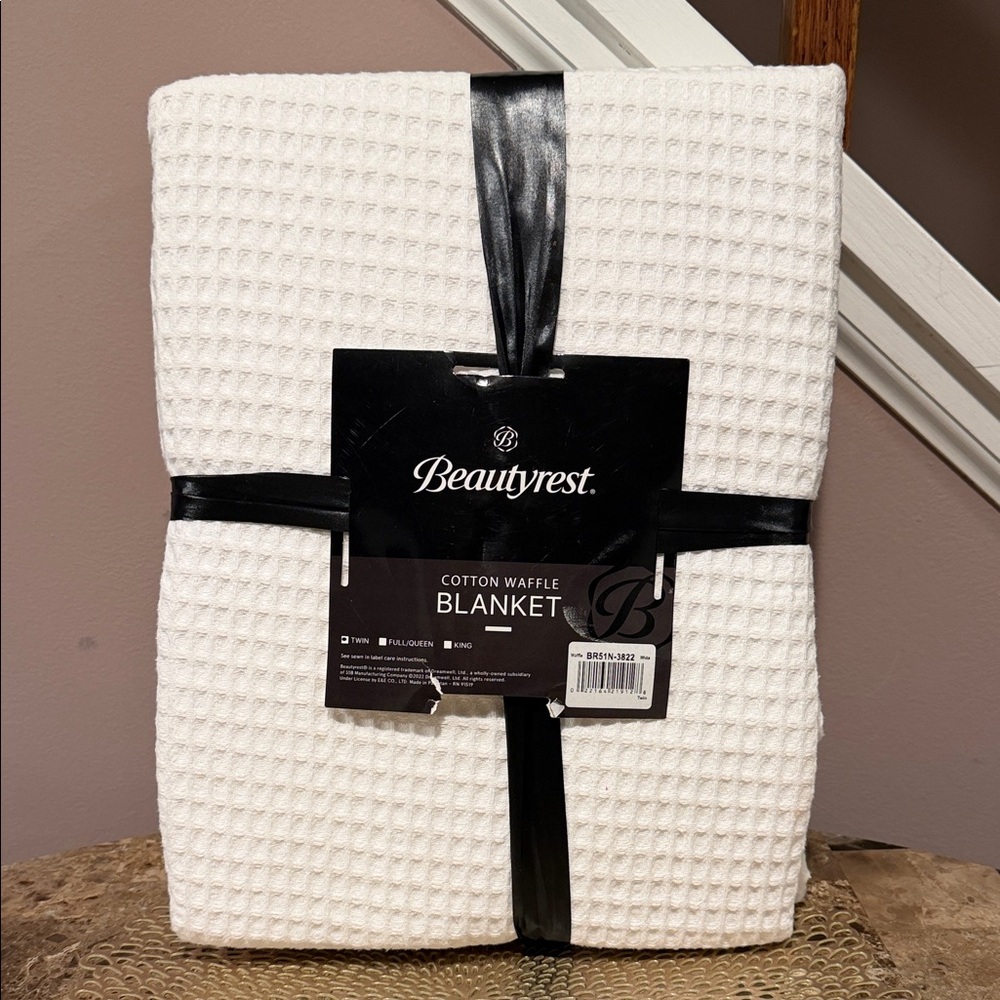 Beautyrest White Cotton Waffle Blanket, Twin